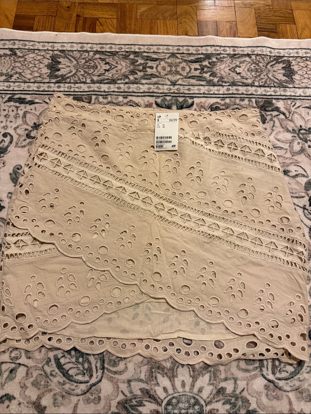 H&M Beige Eyelet Lace Mini Skirt